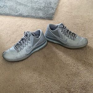 Mike Trout Size 11 shoes